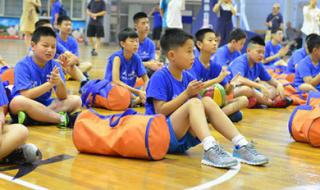 青少年封闭式训练营